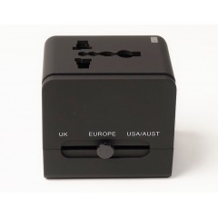 Универсальный дорожный сетевой переходник PowerPlant c USB 220V 6A