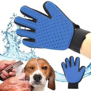 Перчатка True Touch для вычесывания шерсти у животных